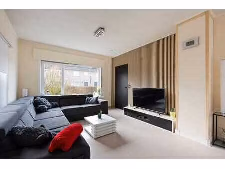 maison 4 façades dans rue en impasse stekene