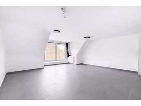 bel appartement avec 2 chambres et emplacement de parking  l