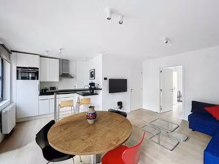 quartier européen : superbe appartement 1 chambre meublé