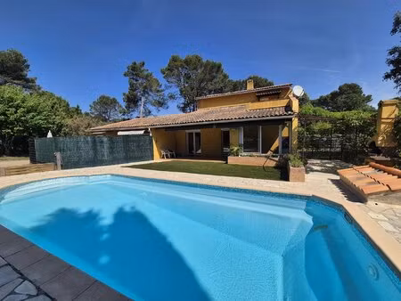 villa 160 m² avec dépendance  piscine et terrain 2 800 m²