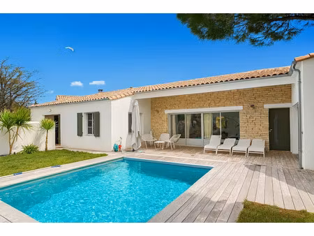 vente maison 5 pièces 140 m² à rivedoux-plage (17940)  1 360 000 €