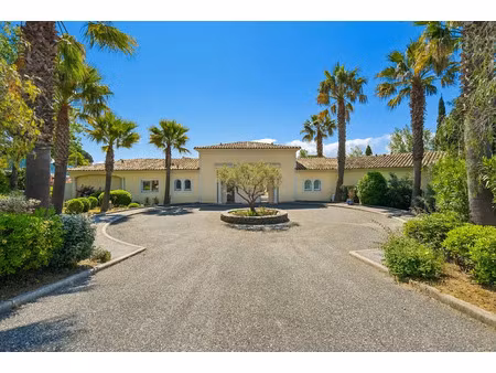vente maison 5 pièces 111 m² à sainte-maxime (83120)  685 000 €