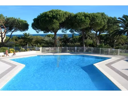 appartement t2  résidence avec piscine proche mer et commerces