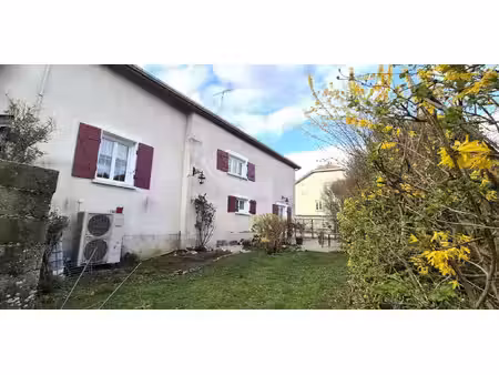 belle maison de village et de caractère de 1815 de 155 m² rénover et entretenue avec goût.