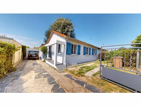 maison fontenay le fleury plain-pied 5 pièces 99 12 m2 - 561 m² de terrain