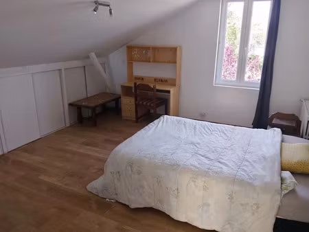 location meublée chambre 1 pièce 18 m² à saint-laurent-des-hommes (24400)  320 €