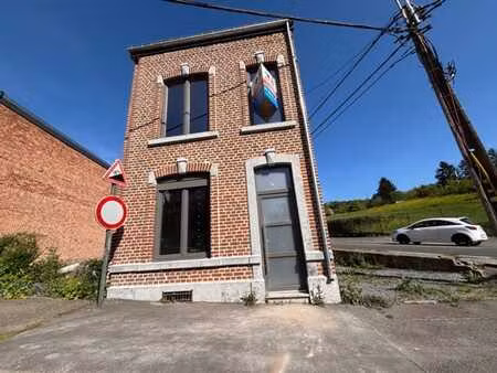 gros oeuvre a renover - 2 ch - jardin - empl. parking