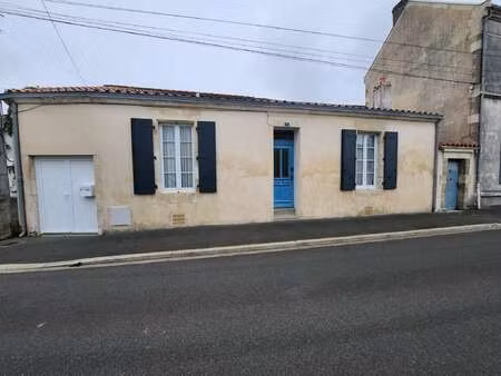 vente maison à luçon (85400) : à vendre / 109m² luçon