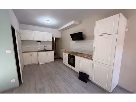 location maison  m² t-3 à puimoisson  645 €