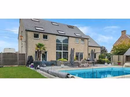 magnifique maison avec studio aménagé et piscine