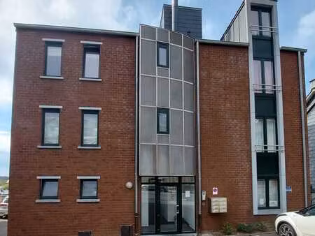 bel appartement 2 chambres avec terrasse  cave et parking