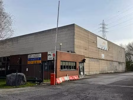 entrepôt avec bureaux à vendre dans le pae d'alleur