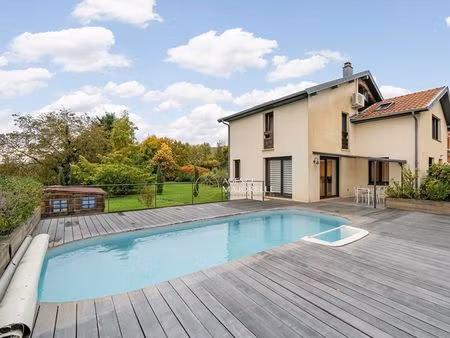 maison de standing avec piscine chauffée  4 chambres  suite parentale  grande pièce de vie