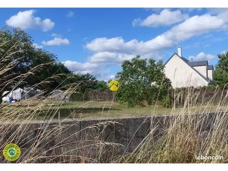 terrain avec grande façade