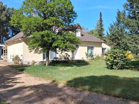 pavillon 7 pièces 150 m²