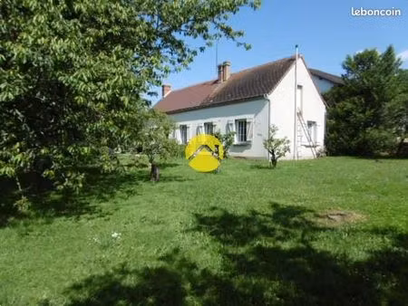 sur 6000m²