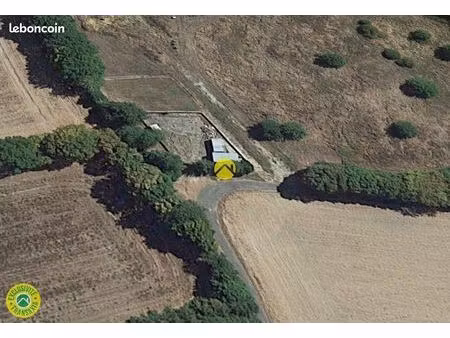 terrain et hangar