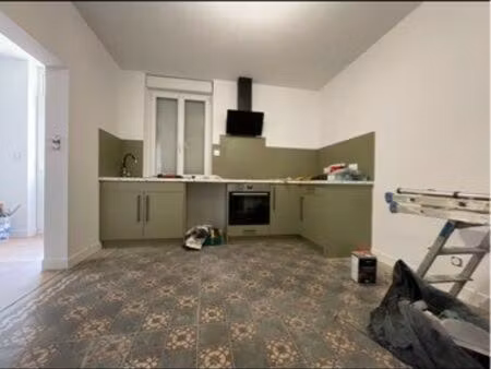 loue petite maison sans extérieur