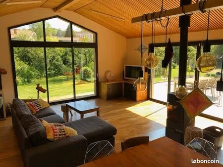 maison 3 chambres + bureau  piscine  140m2