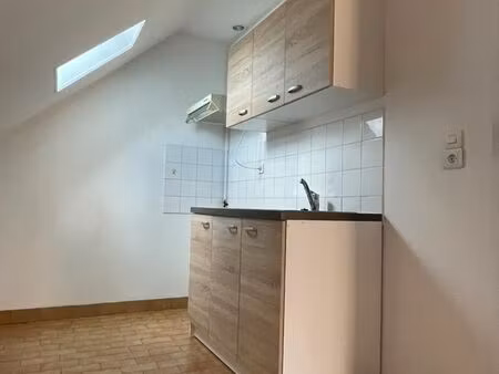 f3 mansardé 48m2 centre ville