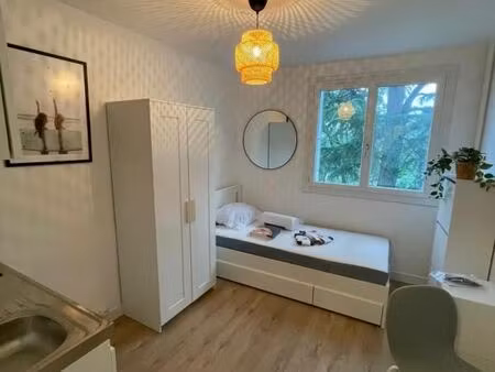 chambre 1 pièce 11 m²