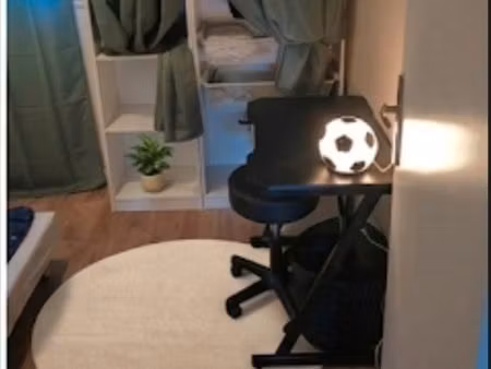 chambre meublée