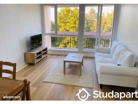 chambre 1 pièce 87 m²