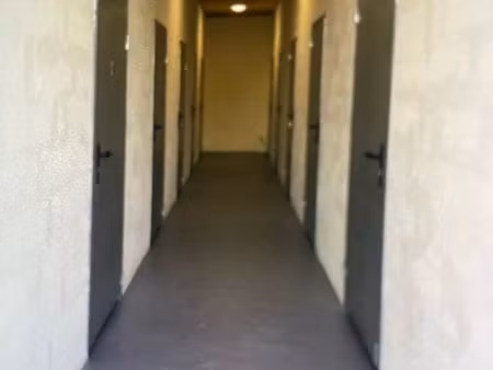 garde-meuble ou box de rangement