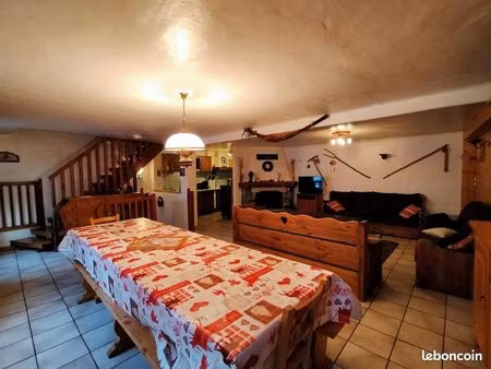 location ouvriers courchevel au mois 600/chambre ou 3000/chalet entier (9 pers)
