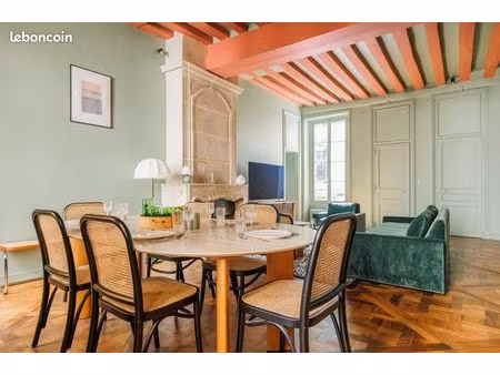 appartement 99 m² rénové – île de la cité – 3 chambres – dispo mai 2026 uniquement