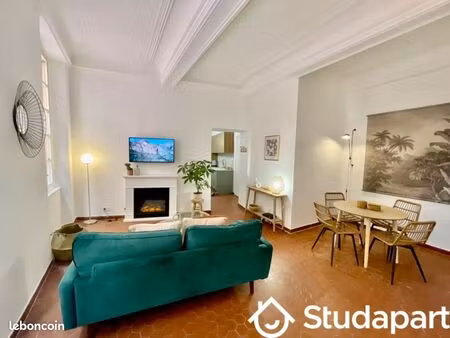 chambre 1 pièce 13 m²