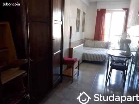 chambre 1 pièce 13 m²