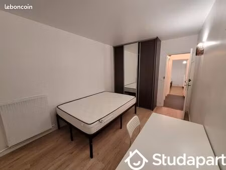 chambre 1 pièce 11 m²