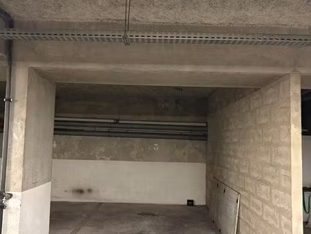 a vendre - place de parking - paris 18 (rue calmels prolongée)