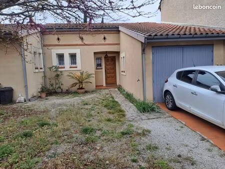 maison a louer de plain-pied t3 de 100m2 avec jardin clos et arboré à revel 31250