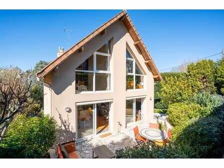 maison de luxe à vendre dans le quartier grandchamp