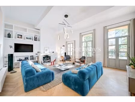 hôtel particulier à vendre dans le quartier comtale-cente-cours mirabeau