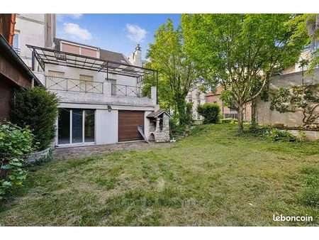 maison 5 pièces 341 m²