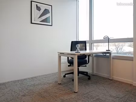bureau privé à louer pour 2 personnes à paris  porte d'orléans