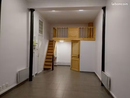 bureau 24 m2 avec mezzanine en rdc libre immédiatement