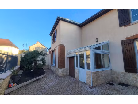 location maison  m² t-5 à vandières  856 €