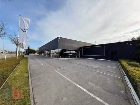 multifunctioneel bedrijfsgebouw bestaande uit showroom me...