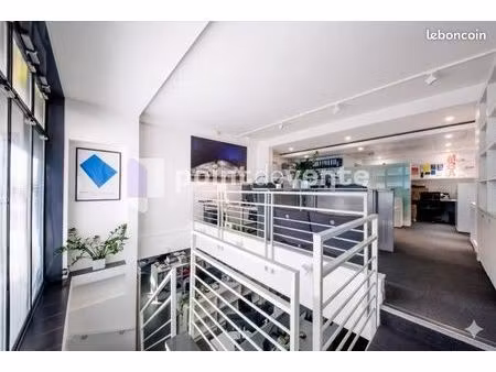 bureaux 183 m²