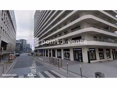 local commercial 223 m²