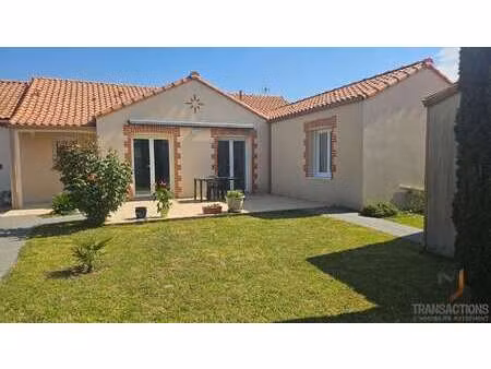 vente maison à saint-hilaire-de-chaléons (44680) : à vendre / 133m² saint-hilaire-de-chalé