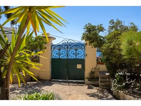 villa de luxe à vendre dans le quartier endoume