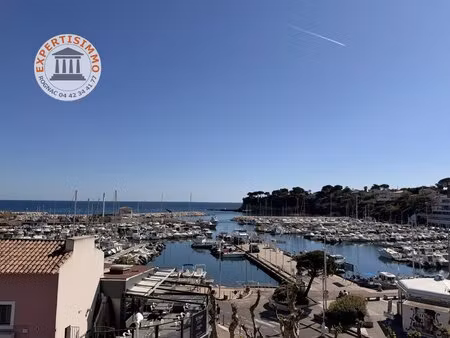 t3 vue mer sur le port de carry
