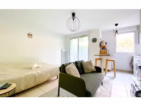 location appartement  26.95 m² t-1 à castelginest  497 €