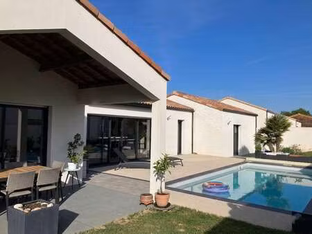 vente maison piscine à nieul-le-dolent (85430) : à vendre piscine / 140m² nieul-le-dolent