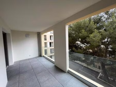 appartement traversant avec double terrasse